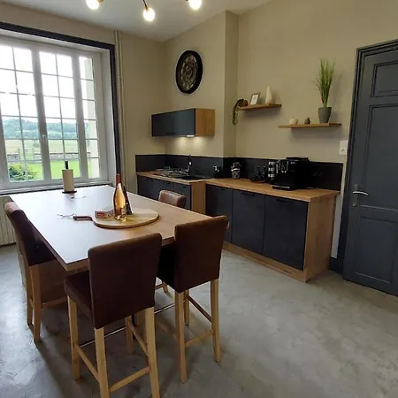 D'exception Avec Piscine Chauffee Pour 12 Personnes - Cantal Semesterbostad