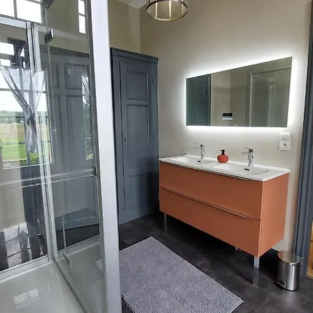 D'exception Avec Piscine Chauffee Pour 12 Personnes - Cantal Holiday home *
