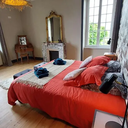 D'exception Avec Piscine Chauffee Pour 12 Personnes - Cantal Holiday home